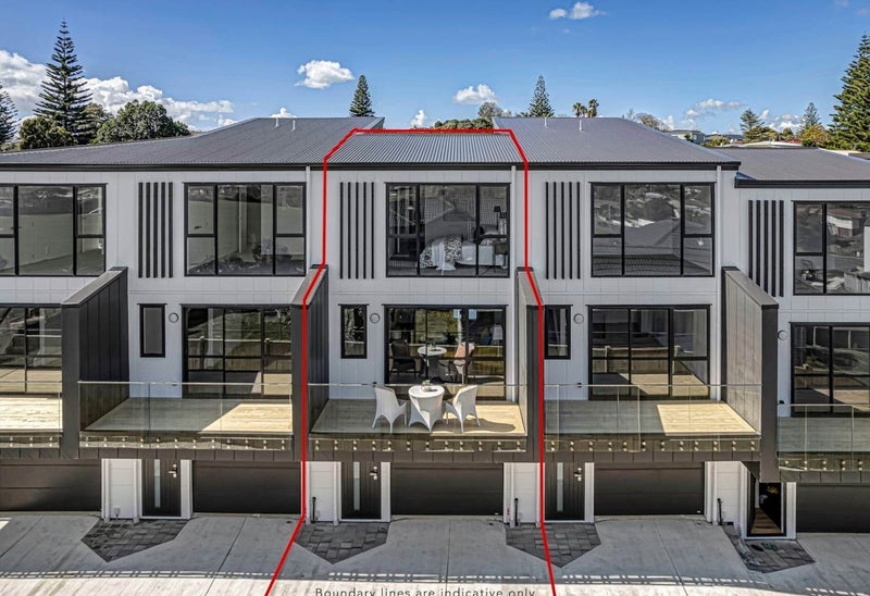 2/27 Carole Crescent, Pakuranga, Auckland - Carousel 1