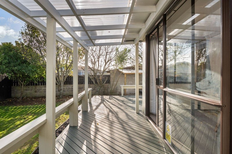 38 Garland Drive, St Andrews, Hamilton - Carousel 2