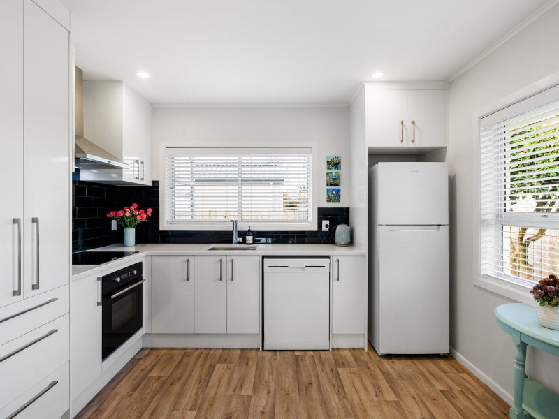 4 Walter Street, Fairfield, Hamilton - Carousel 2