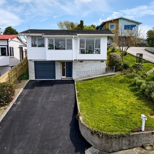 5 Seaview Road, Paremata, Porirua - Carousel 1