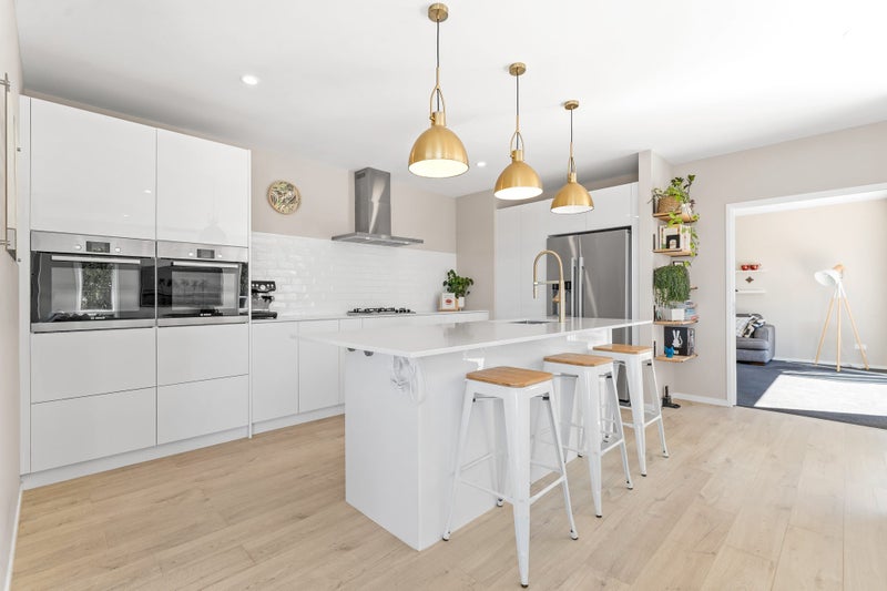 9 Tirohanga Crescent, Stanmore Bay, Whangaparaoa - Carousel 1