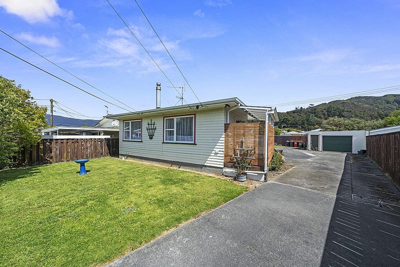 13 Karamu Crescent, Wainuiomata, Lower Hutt - Carousel 1