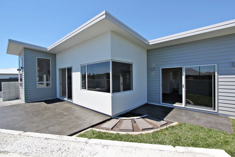 49 Waimakariri Drive, Te Awa, Napier - Carousel 1