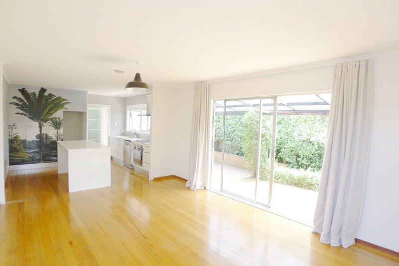 42 Kervil Avenue, Te Atatu Peninsula, Auckland - Carousel 2