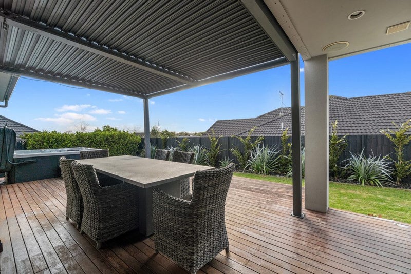 7 Barrington Drive, Huntington, Hamilton - Carousel 2