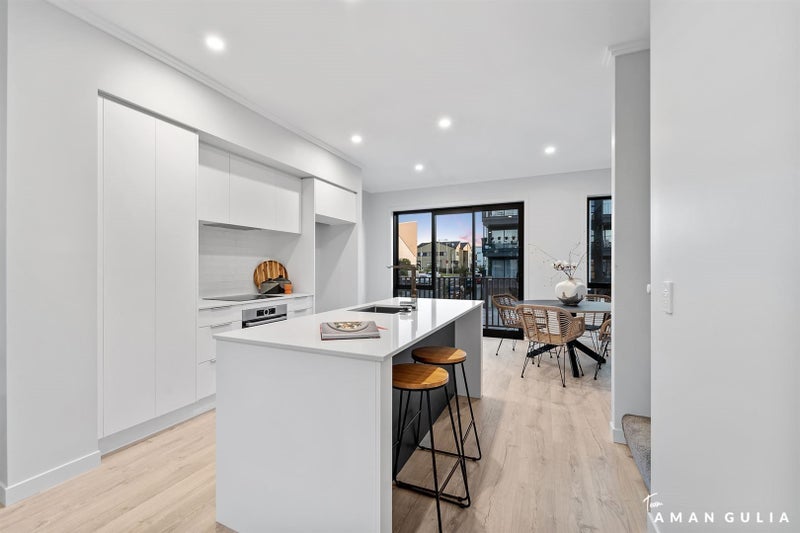 8 Beach Road, Hobsonville, Auckland - Carousel 2