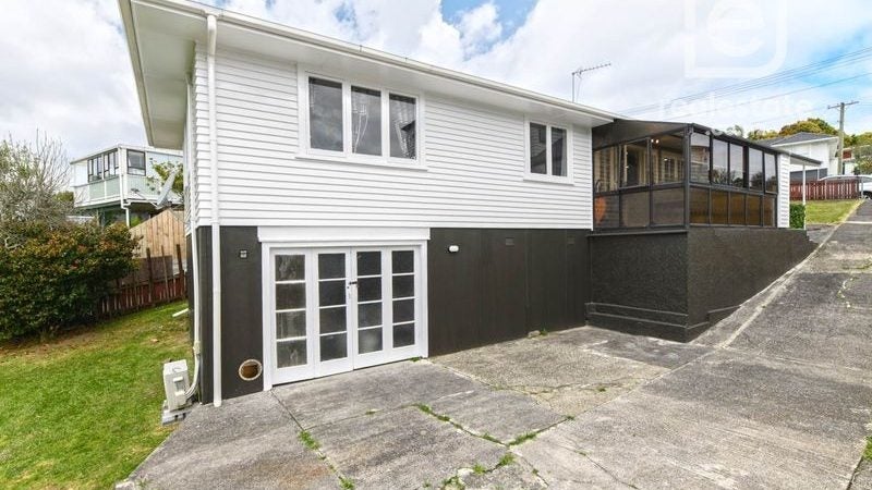 172 Methuen Road, New Windsor, Auckland - Carousel 1