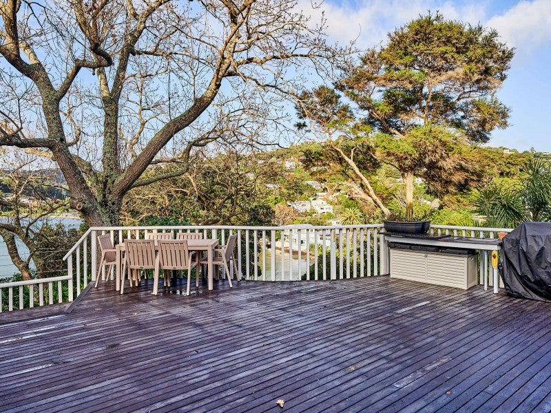 28 Seaview Road, Paremata, Porirua - Carousel 26