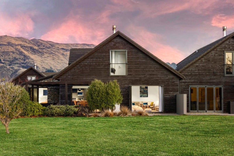 9 Villa Lane, Wānaka - Carousel 2