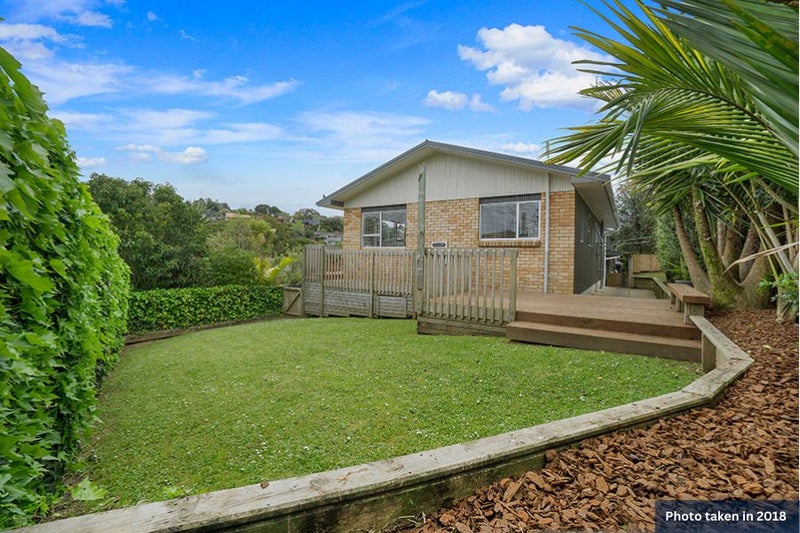 1/17 Sandiacre Way, Browns Bay, Auckland - Carousel 2