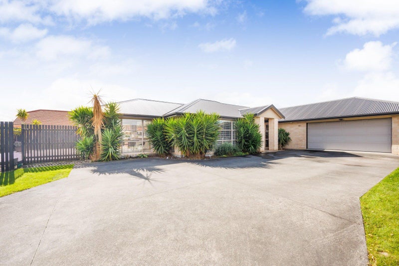 33 Tennyson Avenue, Kelvin Grove, Palmerston North - Carousel 1