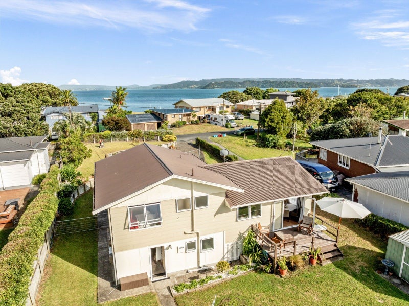 11 Karoro Road, One Tree Point - Carousel 1
