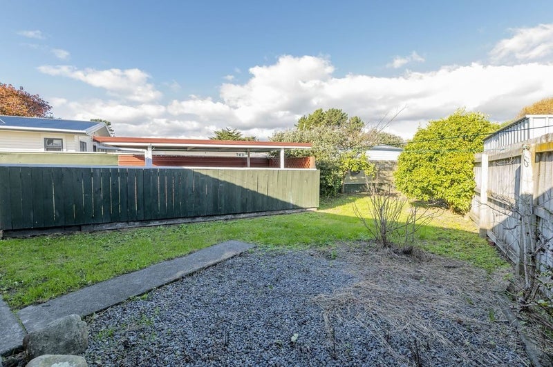 6 Te Rauparaha Street, Otaki - Carousel 13