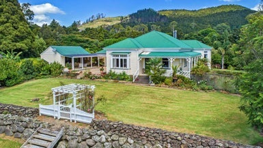 403 Crane Road, Kamo - Carousel 1