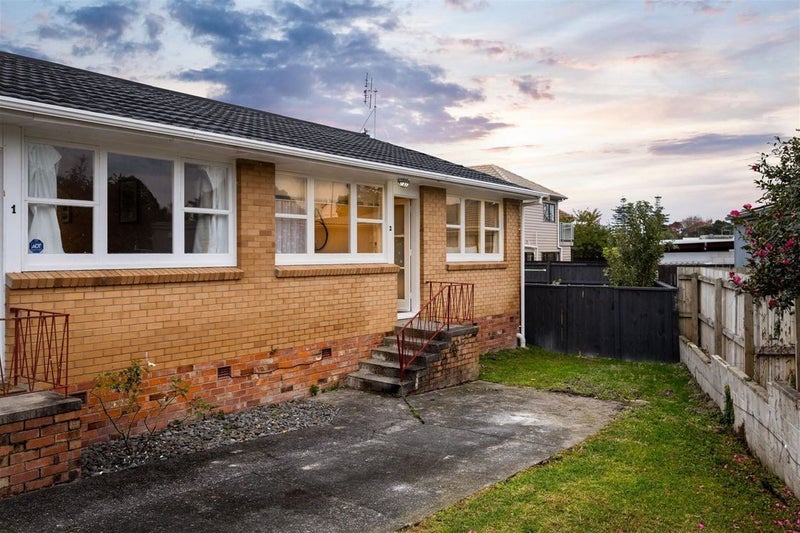2/102 Mcleod Road, Te Atatu South, Waitakere - Carousel 1