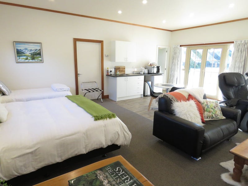 61 Laings Road, Hutt Central, Lower Hutt - Carousel 1