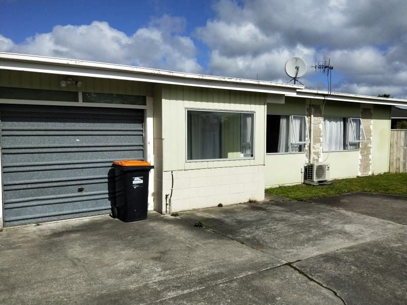 3-4/37 Wood Street, Takaro, Palmerston North - Carousel 1