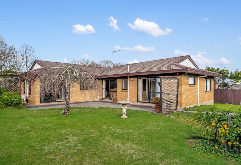 17 Parramatta Place, Botany Downs, Auckland - Carousel 2