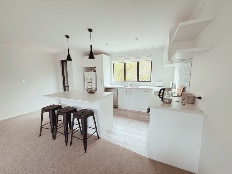 15 Holystone Road, Whitby, Porirua - Carousel 2