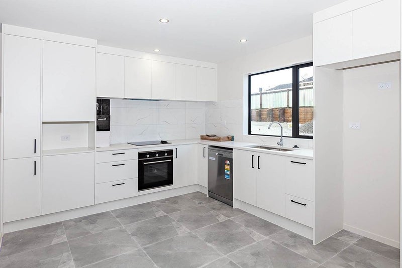 16D Bolton Place, Otara, Auckland - Carousel 2