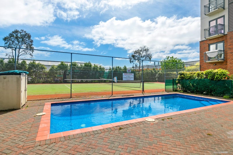 3L/17 Crown Lynn Place, New Lynn, Auckland - Carousel 17