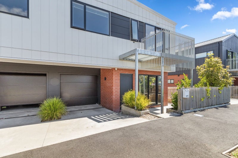 2/5 Dyer Street, Whitiora, Hamilton - Carousel 2
