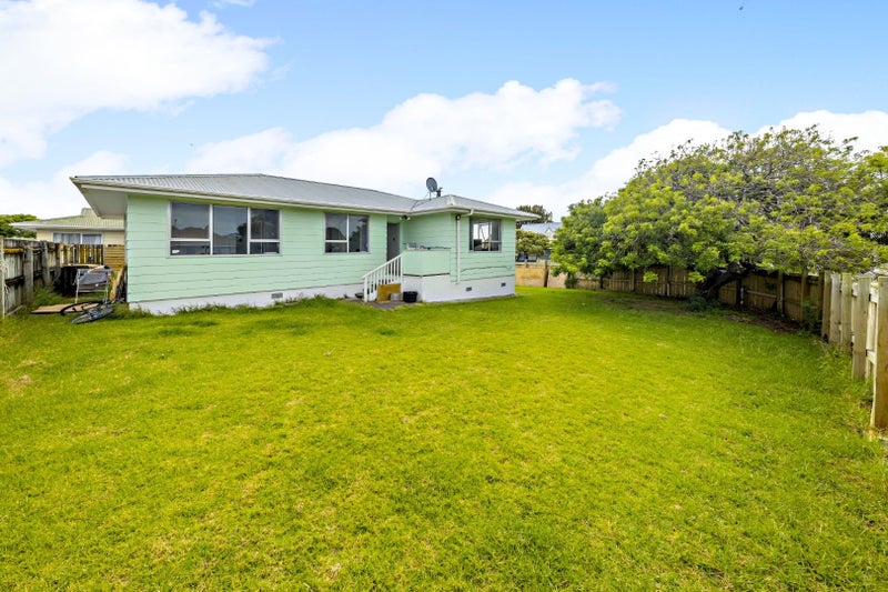 38 Burundi Avenue, Clendon Park, Auckland - Carousel 1
