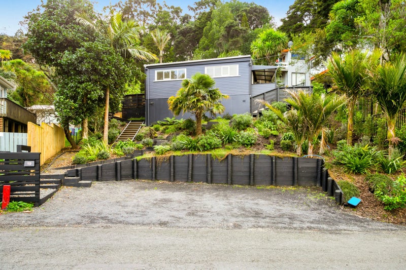 19 Laingholm Drive, Laingholm, Auckland - Carousel 1