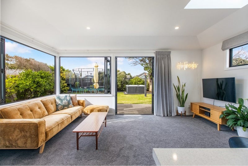 34 Puru Crescent, Lyall Bay, Wellington - Carousel 2