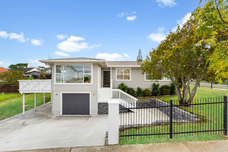 38 Peter Mulgrew Street, New Windsor, Auckland - Carousel 1