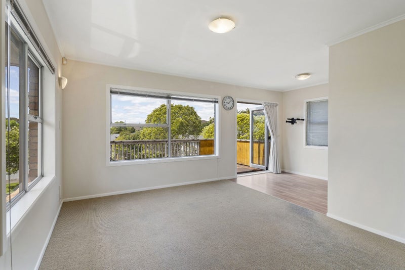 1/25 Simkin Avenue, St Johns, Auckland - Carousel 2