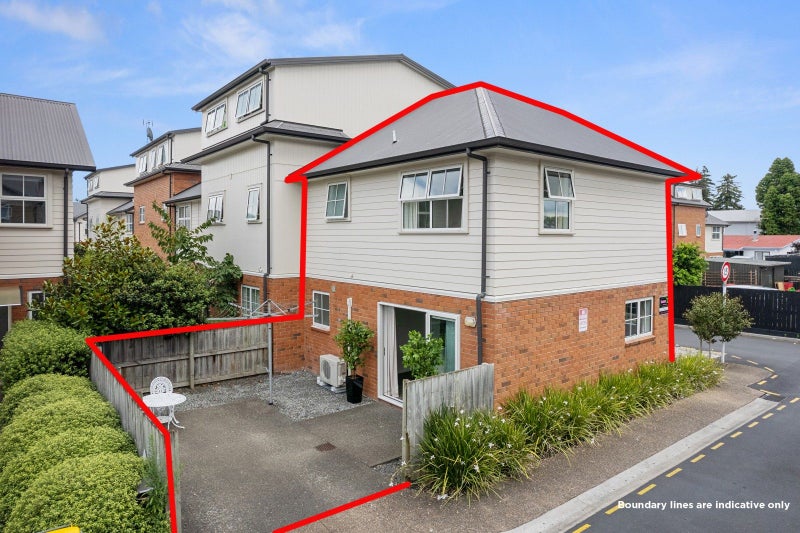 30 Chiefs Court, Hamilton East, Hamilton - Carousel 1