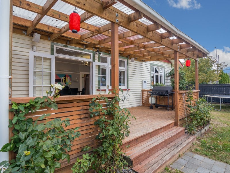 87 Ararino Street, Trentham, Upper Hutt - Carousel 1