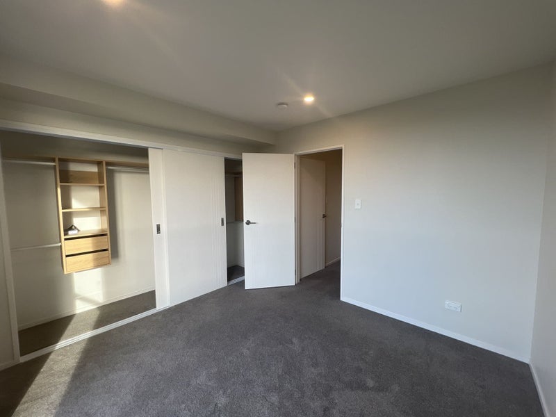 3/11 Scanlen Terrace, Kelston, Auckland - Carousel 13