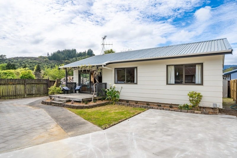 33B Gemstone Drive, Birchville, Upper Hutt - Carousel 1