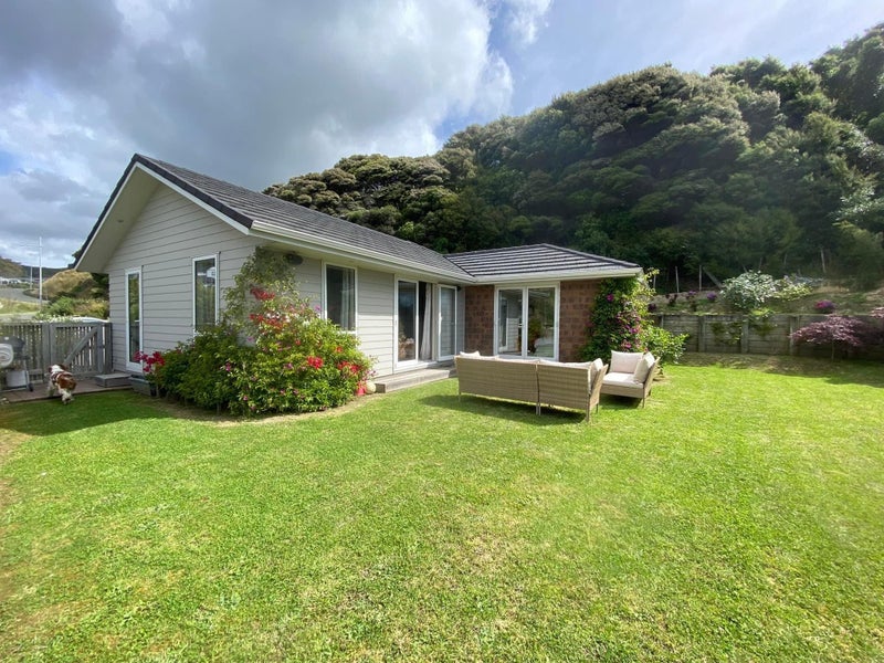 21 Banks Boulevard, Whitby, Porirua - Carousel 2