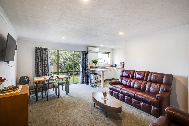 2/13 Ted Harpur Place, Onekawa, Napier - Carousel 1