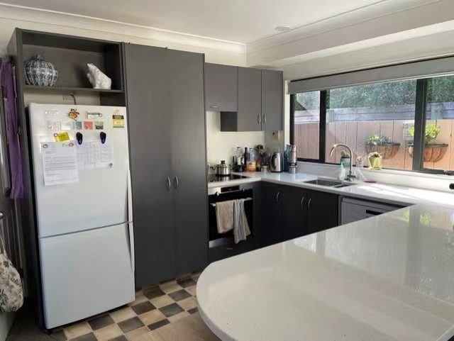 65 Leighton Avenue, Waiwhetu, Lower Hutt - Carousel 2