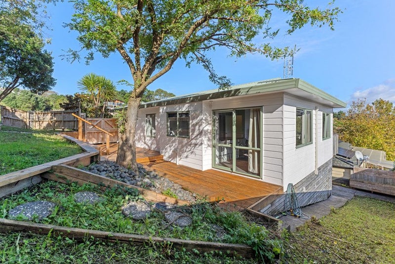 121B Sunnyside Road, Sunnyvale, Auckland - Carousel 1