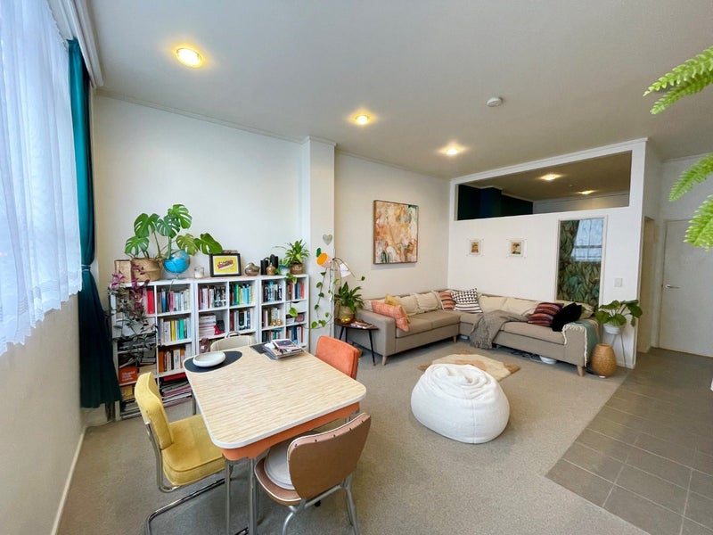 21/3 Edward Street, Te Aro, Wellington - Carousel 1