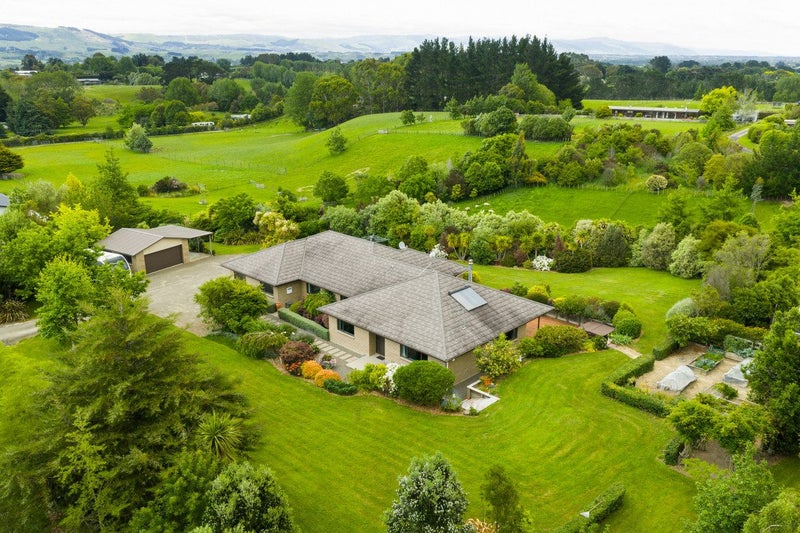 54 Henaghans Road, Kelvin Grove, Palmerston North - Carousel 2