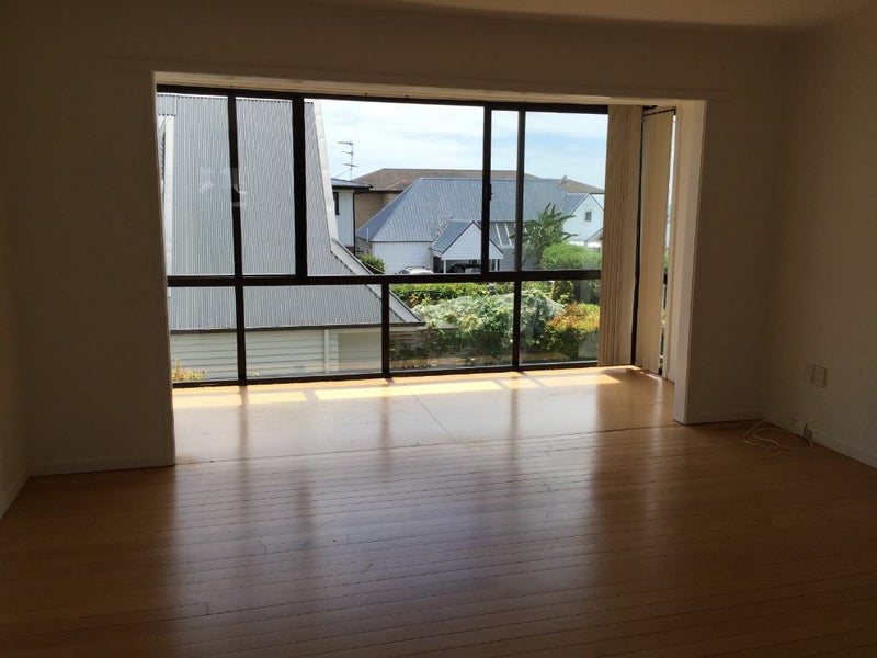 6/221 Hurstmere Road, Takapuna, Auckland - Carousel 2