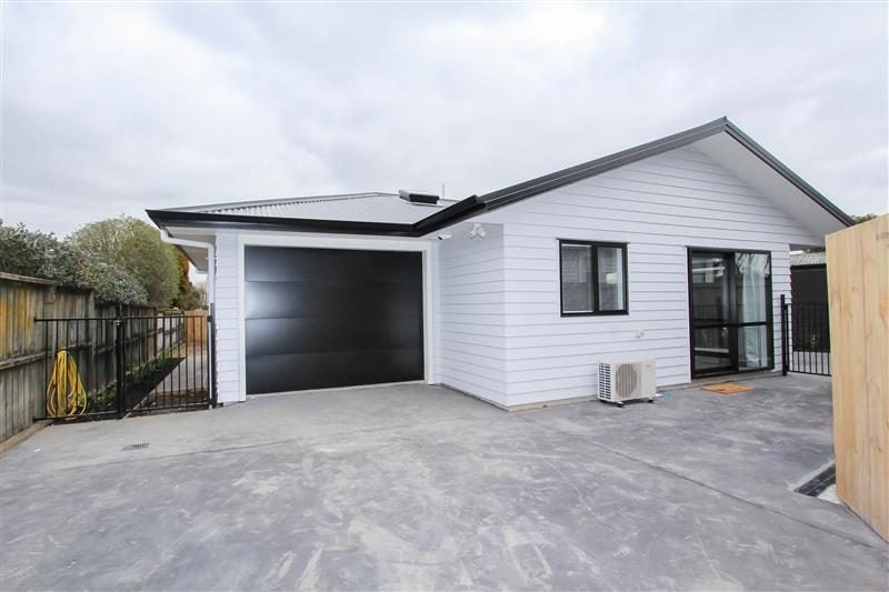 411 Peachgrove Road, Fairfield, Hamilton - Carousel 2