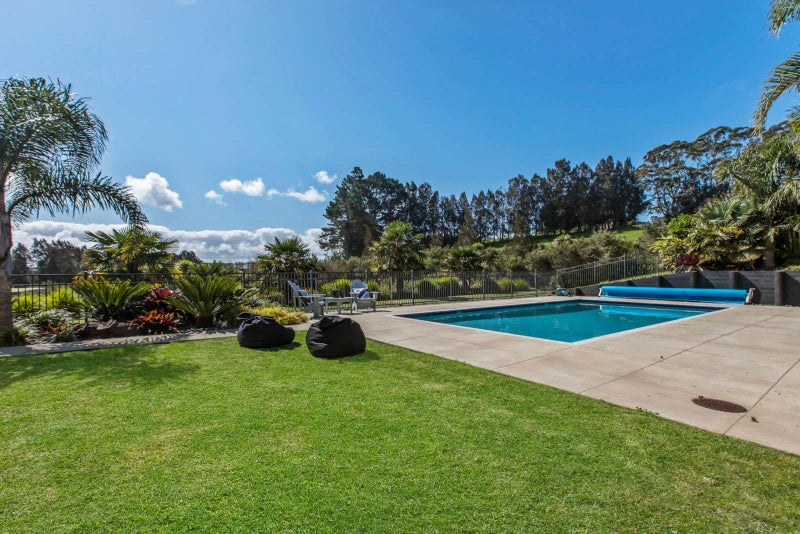 127 Vaughans Road, Albany - Carousel 41