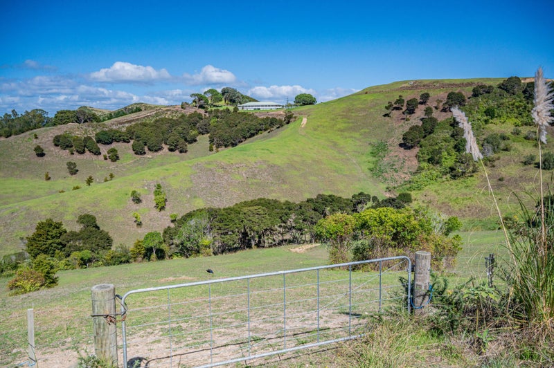 1 Sea View Road, Ostend, Waiheke Island - Carousel 1