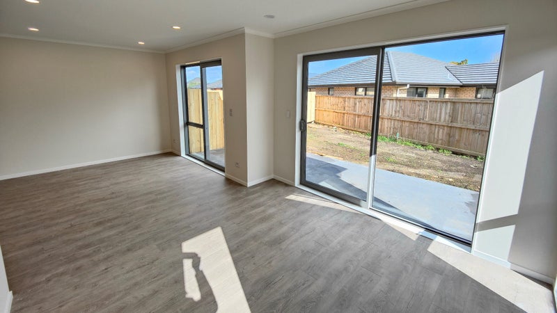 11/17 North Ridge Drive, Rototuna North, Hamilton - Carousel 2