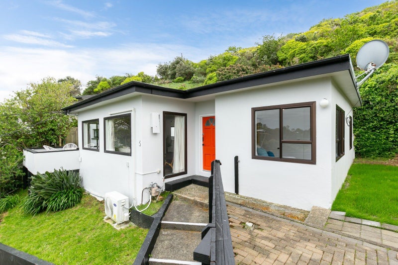 5 Houghton Bay Road, Houghton Bay, Wellington - Carousel 2