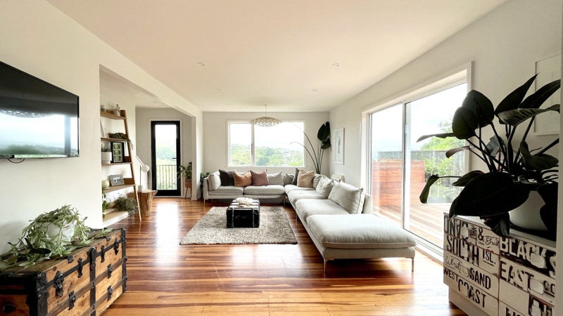 63 Gordon Road, Plimmerton, Porirua - Carousel 2