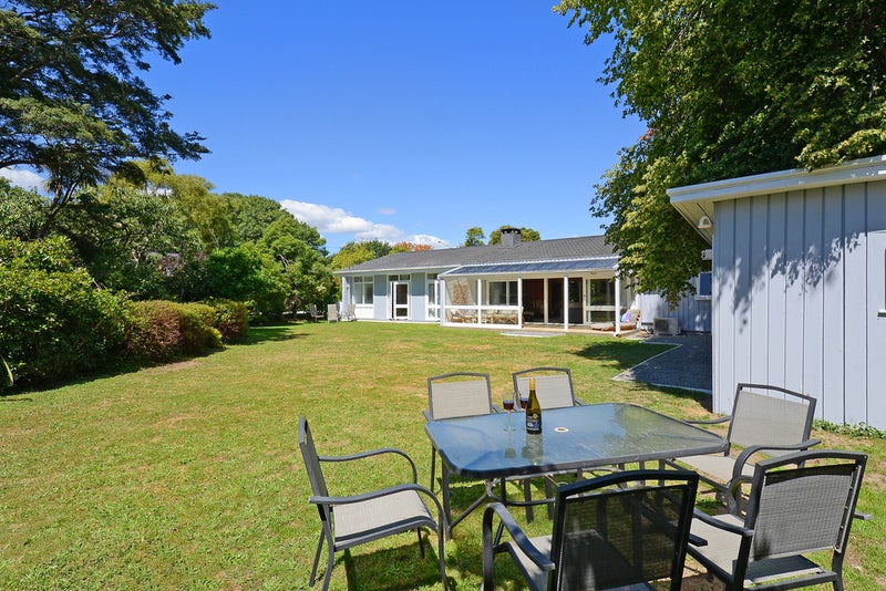 381 Fergusson Drive, Heretaunga, Upper Hutt - Carousel 1