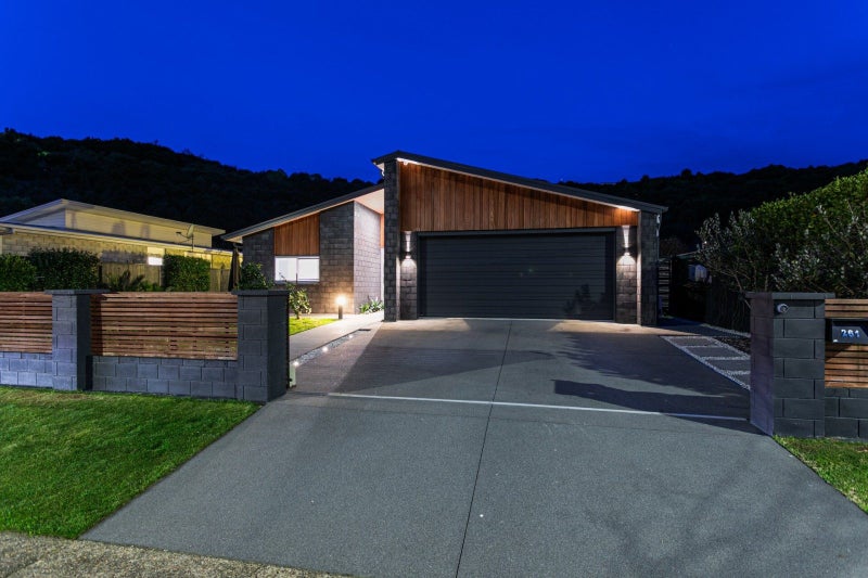 261 Lakes Boulevard, Pyes Pa, Tauranga - Carousel 32